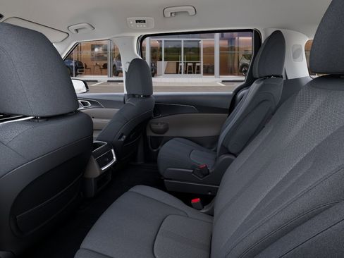 New 2026 Kia Carnival LX FWD image 18