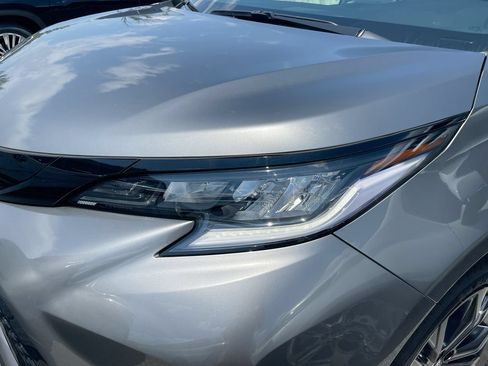 Used 2026 Toyota Sienna XSE FWD image 20