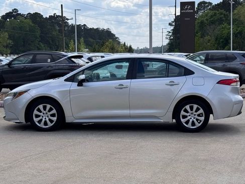 Used 2024 Toyota Corolla LE FWD image 10