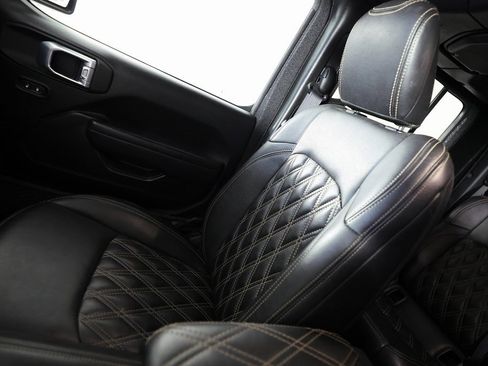 Used 2022 Jeep Gladiator Sport image 35