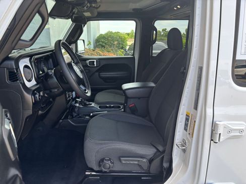 Used 2025 Jeep Wrangler Unlimited Sport AWD/4WD image 25