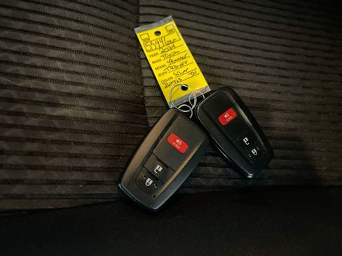 Certified 2024 Toyota 4Runner TRD Off-Road image 26