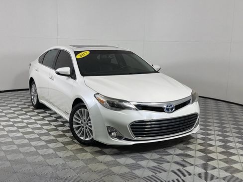 Used 2013 Toyota Avalon XLE Touring FWD image 2