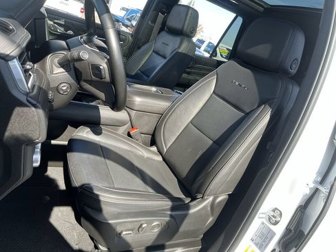 Used 2024 GMC Yukon Denali AWD/4WD image 18