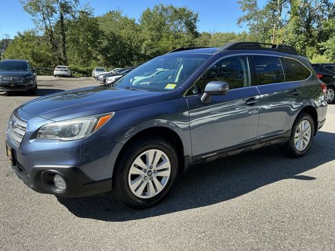 Used 2017 Subaru Outback 2.5i Premium AWD/4WD image 10