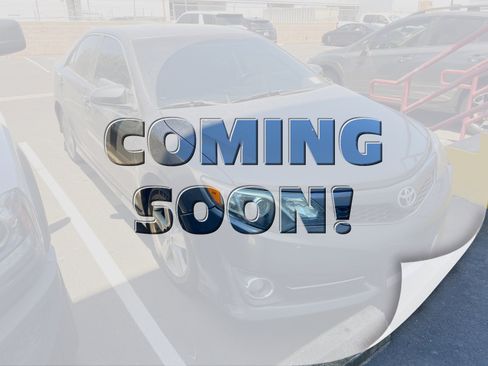 Used 2014 Toyota Camry SE FWD image 1