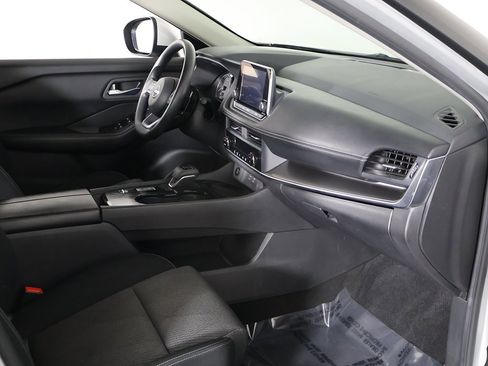 Used 2024 Nissan Rogue SV image 21