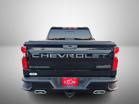 Used 2021 Chevrolet Silverado 1500 High Country w/ Technology Package AWD/4WD image 9
