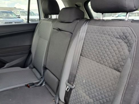 Used 2018 Volkswagen Tiguan S image 17