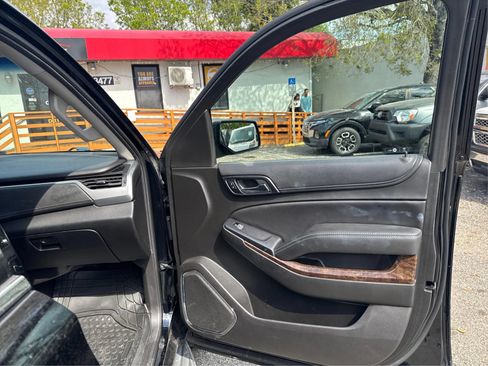 Used 2017 Chevrolet Suburban LS RWD image 22