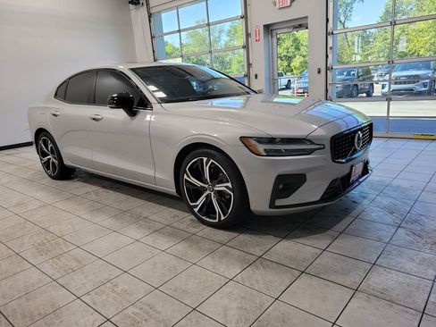 Used 2024 Volvo S60 B5 Core image 43