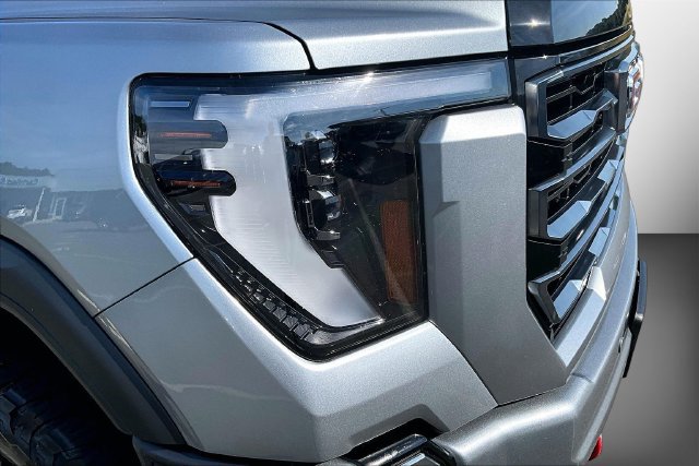 Used 2024 GMC Sierra 2500 AT4 w/ AT4 Premium Plus Package AWD/4WD image 30