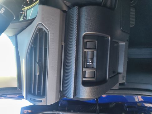 Used 2025 Subaru Crosstrek 2.5i Limited w/ Crosstrek Mirror Package image 24