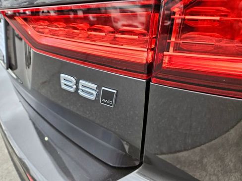 Used 2025 Volvo V60 B5 Cross Country Plus AWD/4WD image 11