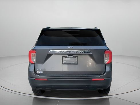 Certified 2021 Ford Explorer XLT RWD image 24