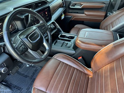 Used 2025 GMC Sierra 2500 Denali Ultimate w/ Max Trailering Package image 9