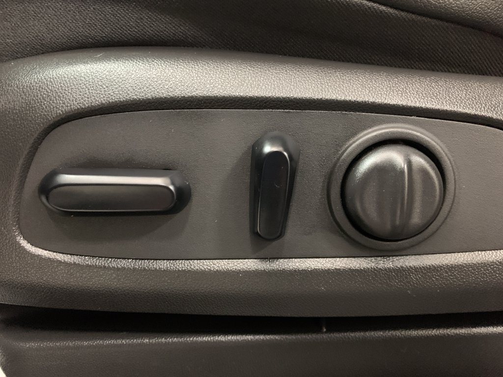 Used 2022 Buick Encore GX Preferred w/ Cold Weather Comfort Package FWD image 18