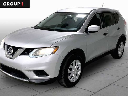 Used 2016 Nissan Rogue S FWD image 1
