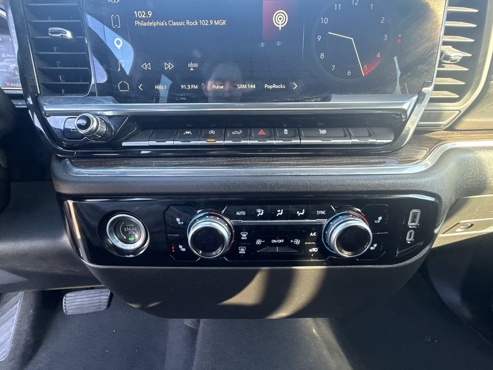 Used 2023 GMC Sierra 1500 Elevation AWD/4WD image 13