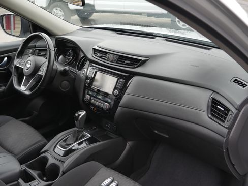 Used 2019 Nissan Rogue SV w/ Premium Package image 24