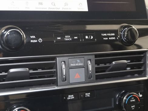 Used 2023 INFINITI QX80 Premium Select w/ All-Season Package image 32