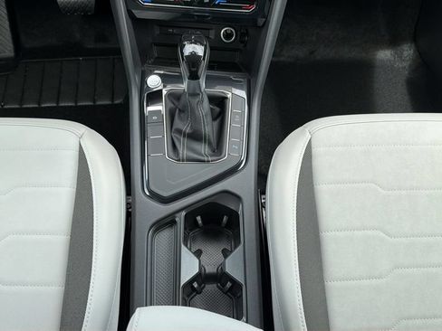 New 2026 Volkswagen Taos SE FWD image 19