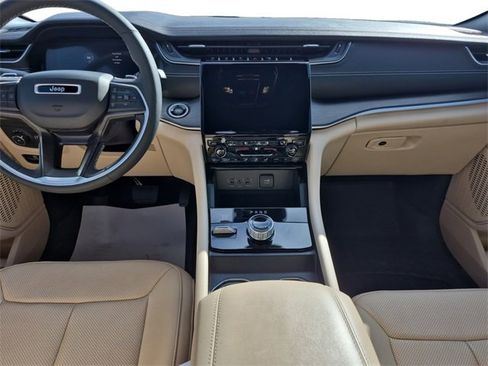 Used 2023 Jeep Grand Cherokee Limited w/ Luxury Tech Group II image 10