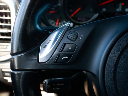 Used 2014 Porsche Cayenne Platinum Edition image 32