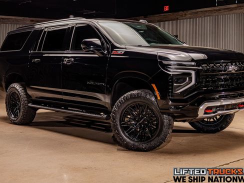 Used 2025 Chevrolet Suburban Z71 w/ Comfort Package image 1