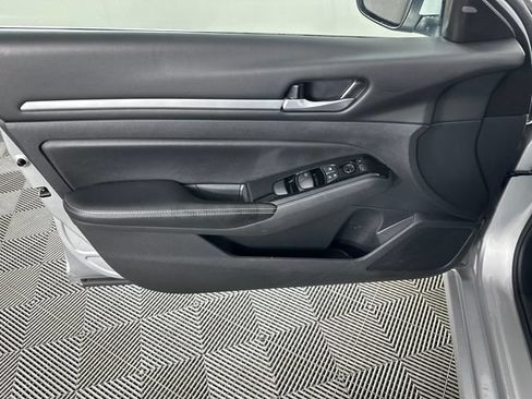 Used 2023 Nissan Altima 2.5 SV FWD image 19