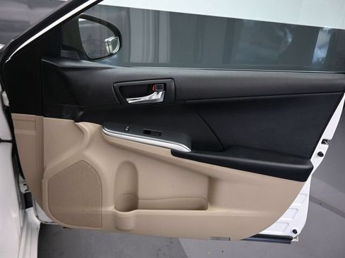 Used 2012 Toyota Camry LE FWD image 35