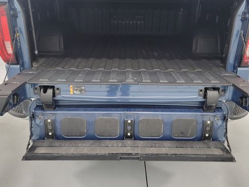 Used 2024 GMC Sierra 1500 SLT w/ SLT Premium Plus Package image 28