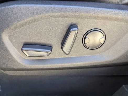 Used 2022 Ford Edge SEL image 21