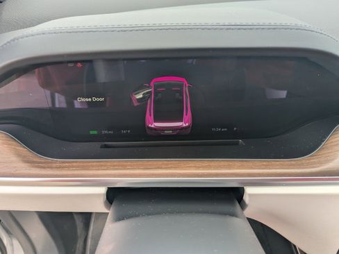 Used 2023 Tesla Model X image 30