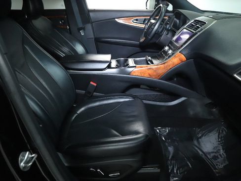 Used 2019 Lincoln Nautilus Reserve w/ Cargo Utility Package FWD image 35