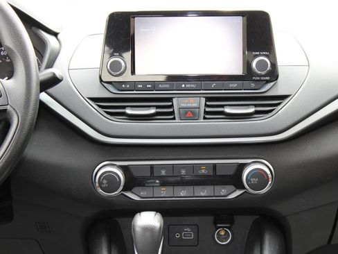 Used 2024 Nissan Altima 2.5 S FWD image 21