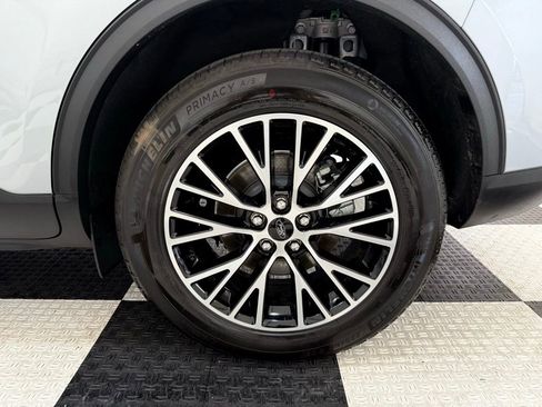 New 2024 Ford Escape SE image 12