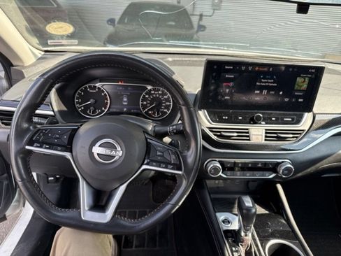 Used 2023 Nissan Altima 2.5 SR w/ SR Premium Package AWD/4WD image 6
