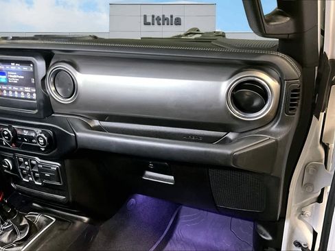 Used 2019 Jeep Wrangler Unlimited Sahara w/ Cold Weather Group image 24