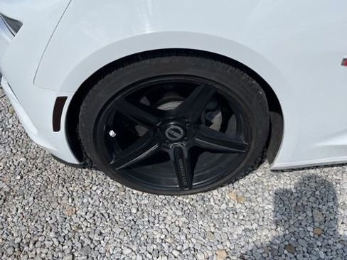 Used 2017 Chevrolet Camaro LT w/ Technology Package image 3