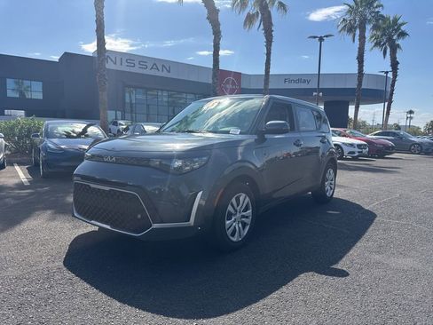 Used 2023 Kia Soul LX FWD image 1