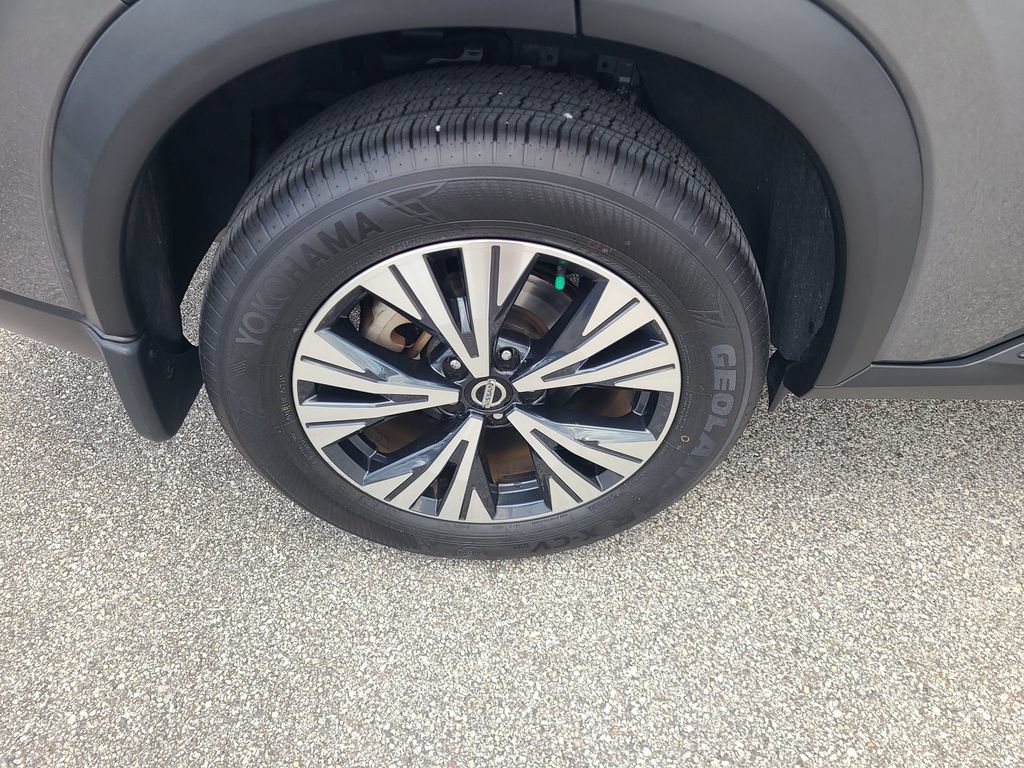 Certified 2021 Nissan Rogue SV FWD image 10