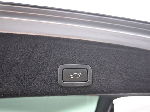 Used 2017 Volvo XC60 T6 Dynamic w/ Preferred Option Package image 11