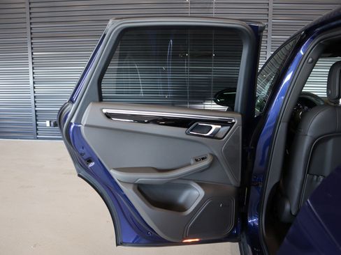 Certified 2024 Porsche Macan image 24