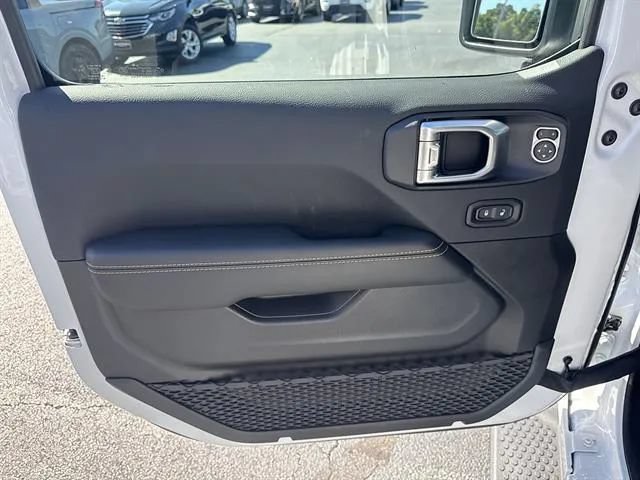 New 2027 Jeep Wrangler Unlimited Sahara AWD/4WD image 6