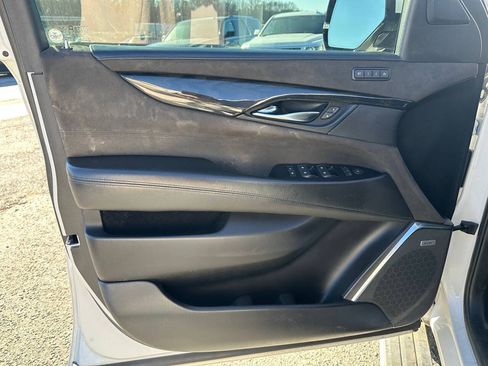 Used 2018 Cadillac Escalade ESV Platinum AWD/4WD image 13