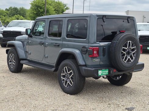 New 2026 Jeep Wrangler Unlimited Sahara AWD/4WD image 5