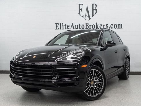 Used 2023 Porsche Cayenne Platinum Edition image 1