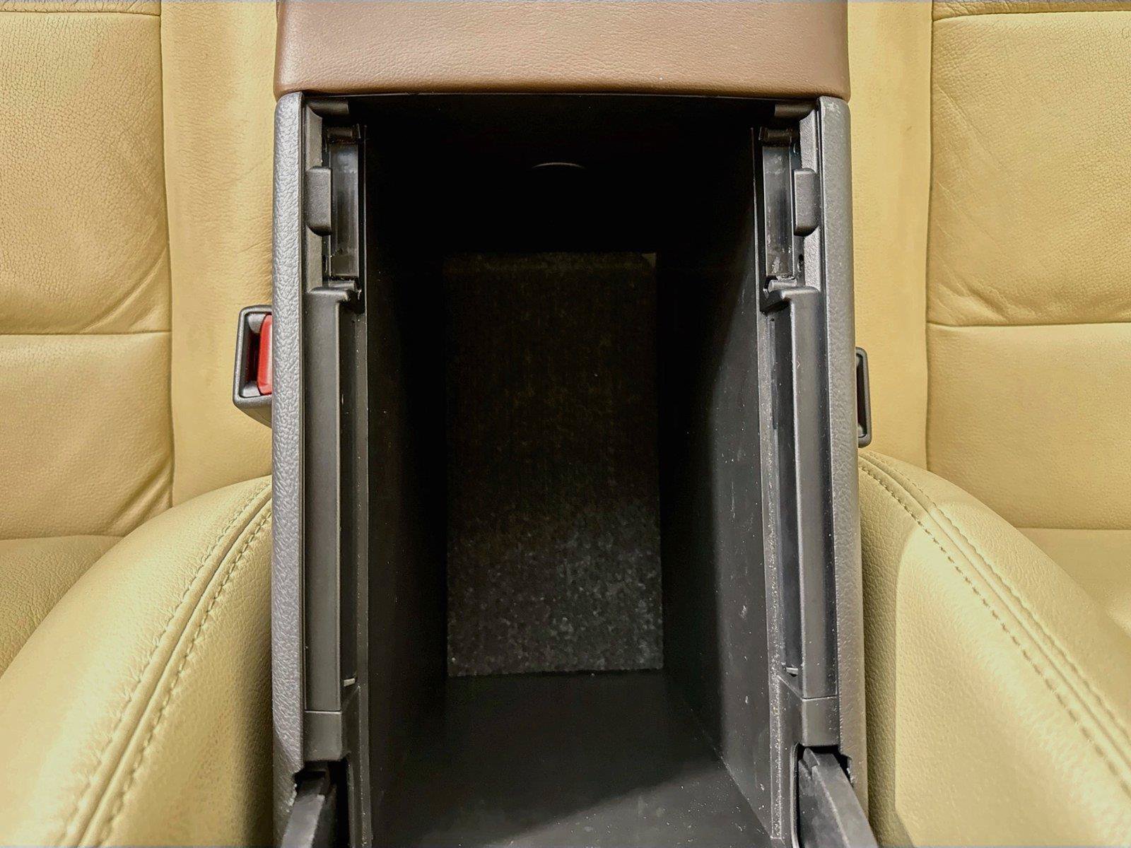 Used 2016 Toyota Avalon XLE Premium FWD image 35