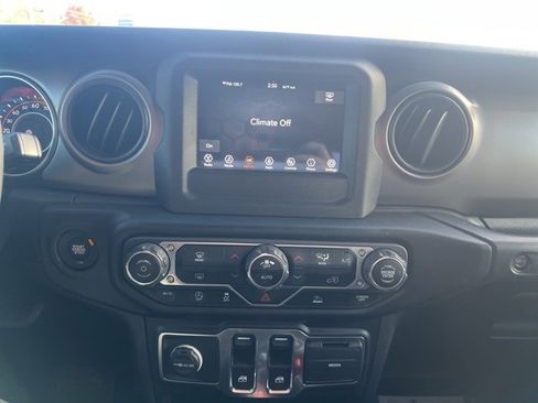 Used 2021 Jeep Wrangler Sport S image 14